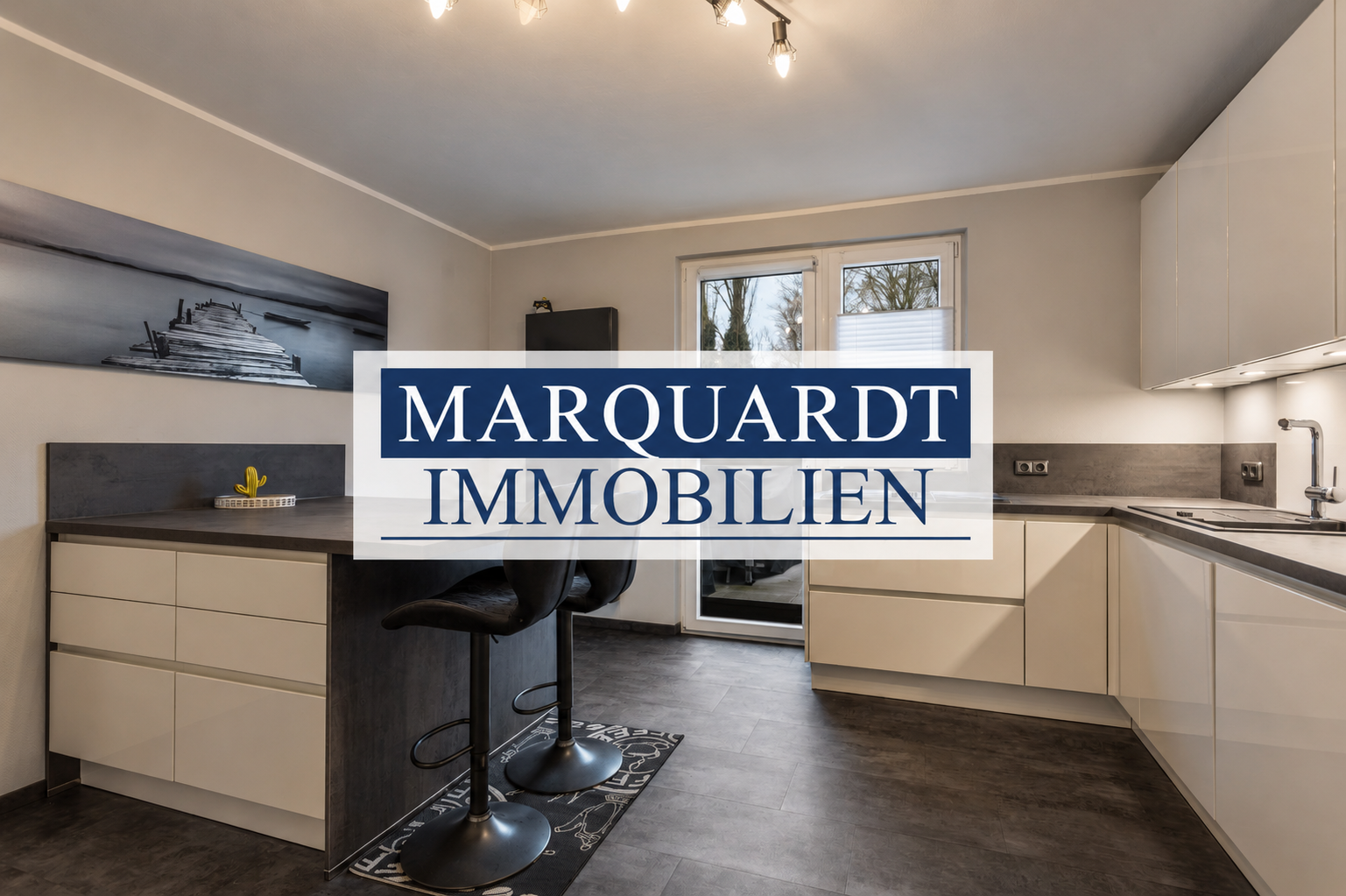 Foto Zweifamilienhaus mit eigenem Wald