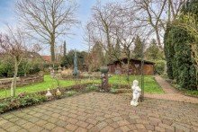 Gartenhaus Freistehendes Einfamilienhaus mit Wellnessbereich in beliebter Lage von Oberhausen-Alstaden
