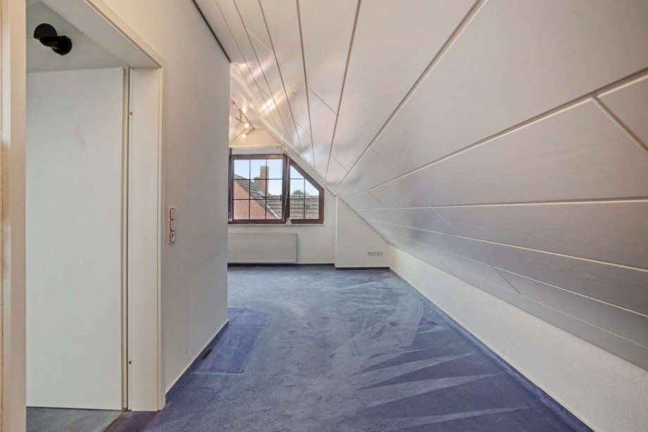 Zimmer im Spitzboden Einfamilienhaus Oberhausen