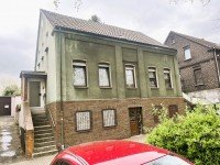 Hauptbild Sanierungsbed�rftiges Zweifamilienhaus mit gro�z�gigem Grundst�ck