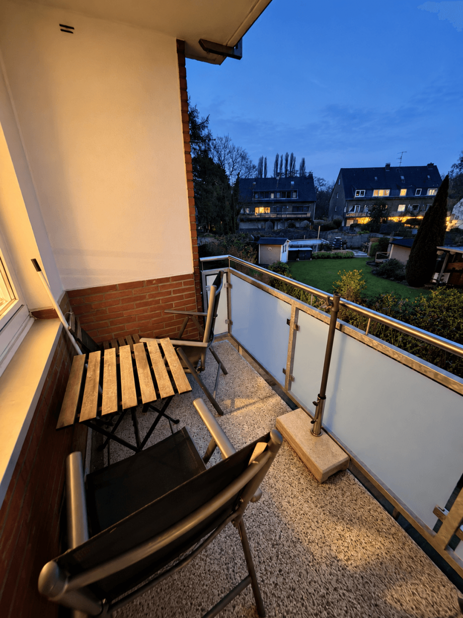 Balkon im Abendlicht Etagenwohnung Oberhausen