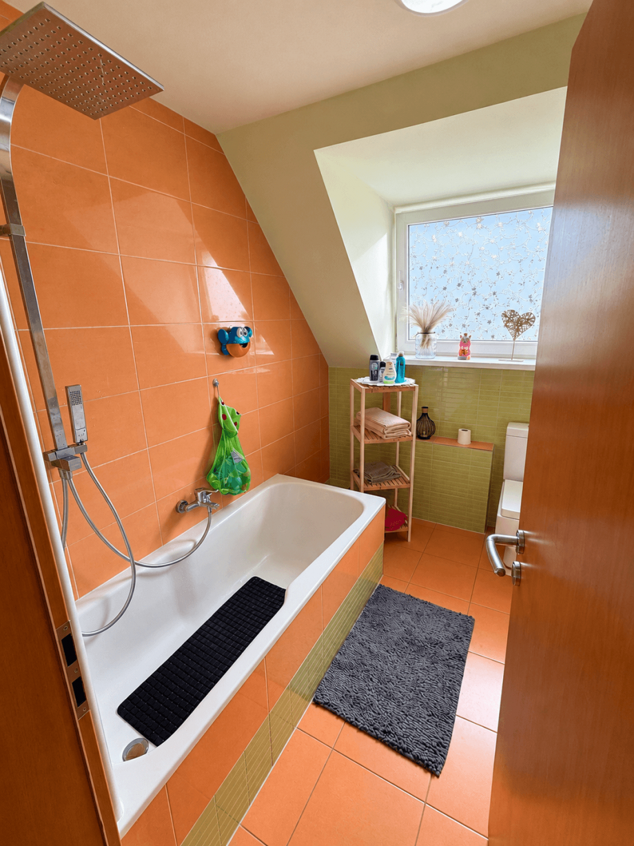 Badezimmer Dachgeschoss Mehrfamilienhaus Oberhausen
