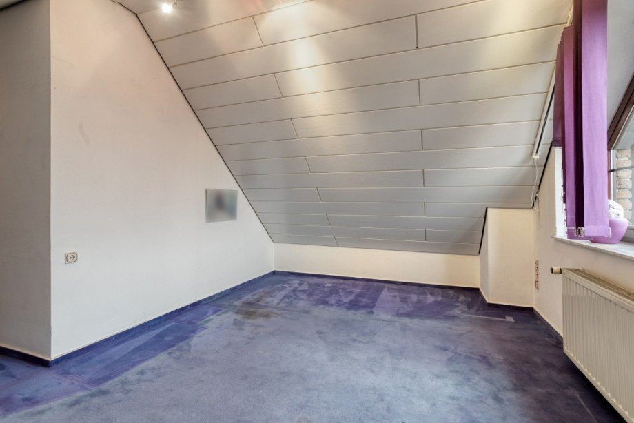 Zimmer im Spitzboden Einfamilienhaus Oberhausen