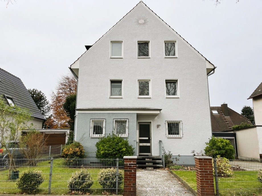 Anischt von der Stra�e Mehrfamilienhaus Oberhausen