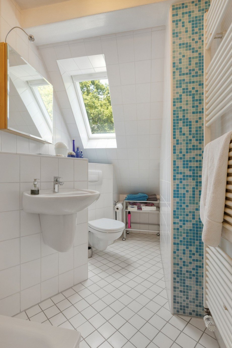 Badezimmer Dachgeschoss Mehrfamilienhaus Oberhausen