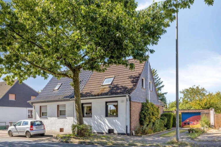 Ansicht Oberhausen Doppelhaush�lfte Doppelhaush�lfte mit Garten, Terrasse und Garage