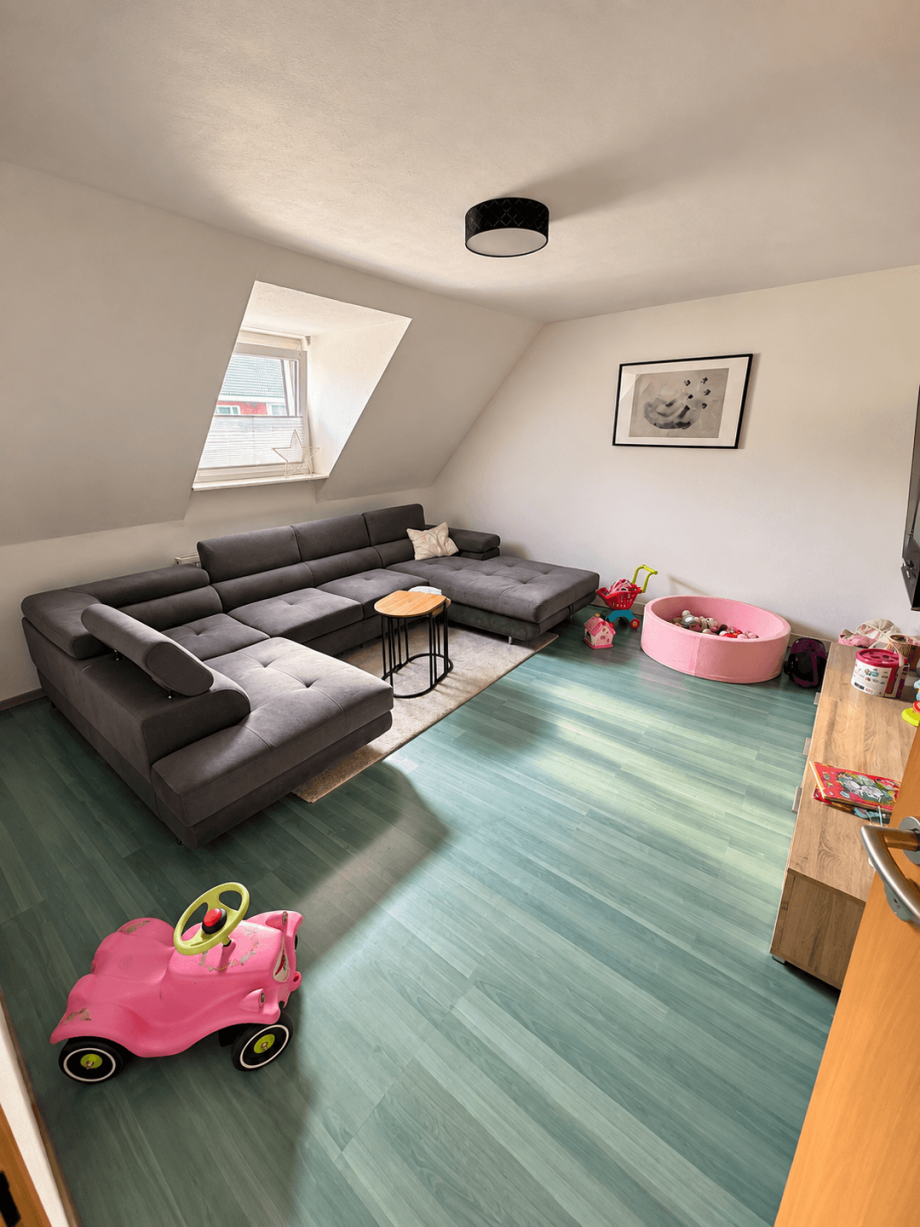 Wohnzimmer Dachgeschoss Mehrfamilienhaus Oberhausen