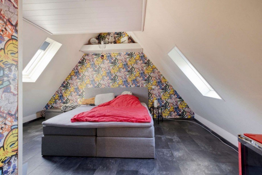 Zimmer im Spitzboden Doppelhaush�lfte Oberhausen