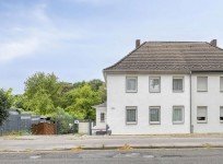 Hauptbild Familienfreundliche Doppelhaushälfte mit großem Garten !