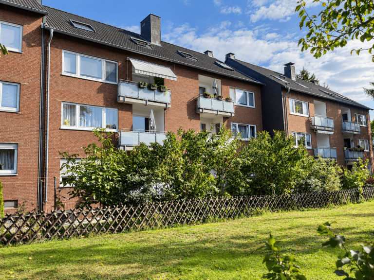 Gartenansicht Oberhausen Etagenwohnung 3-Zimmer Wohnung mit Loggia in K�nigshardt