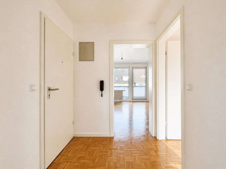 Diele Oberhausen Dachgeschosswohnung Renovierte 2-Zimmer-Dachgeschosswohnung mit Balkon und Stellplatz
