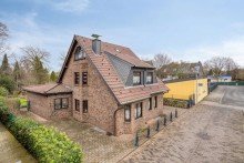 Ansicht von der Stra�e Freistehendes Einfamilienhaus mit Wellnessbereich in beliebter Lage von Oberhausen-Alstaden